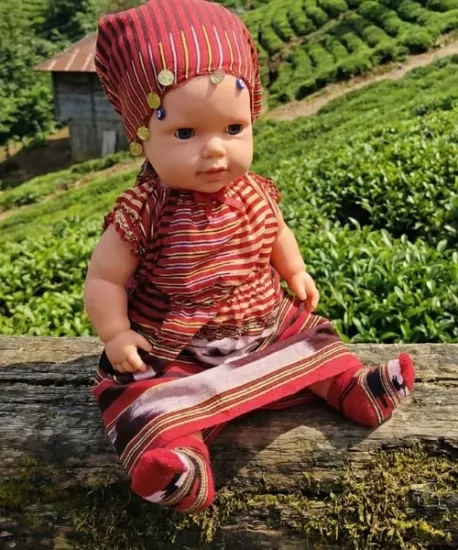Karadeniz Yöresel Konuşan Bebek